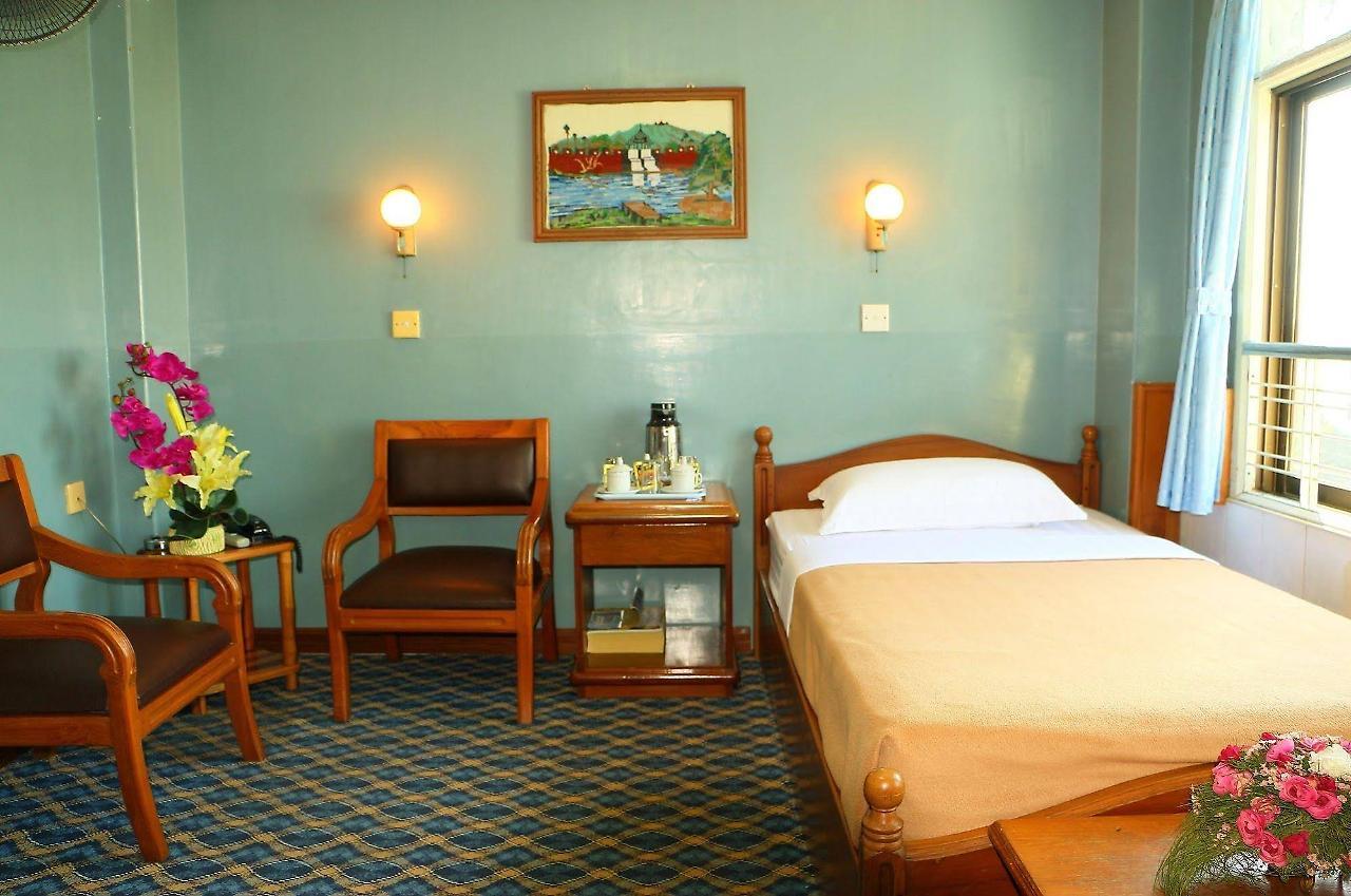 Royal City Hotel Mandalay Exteriör bild