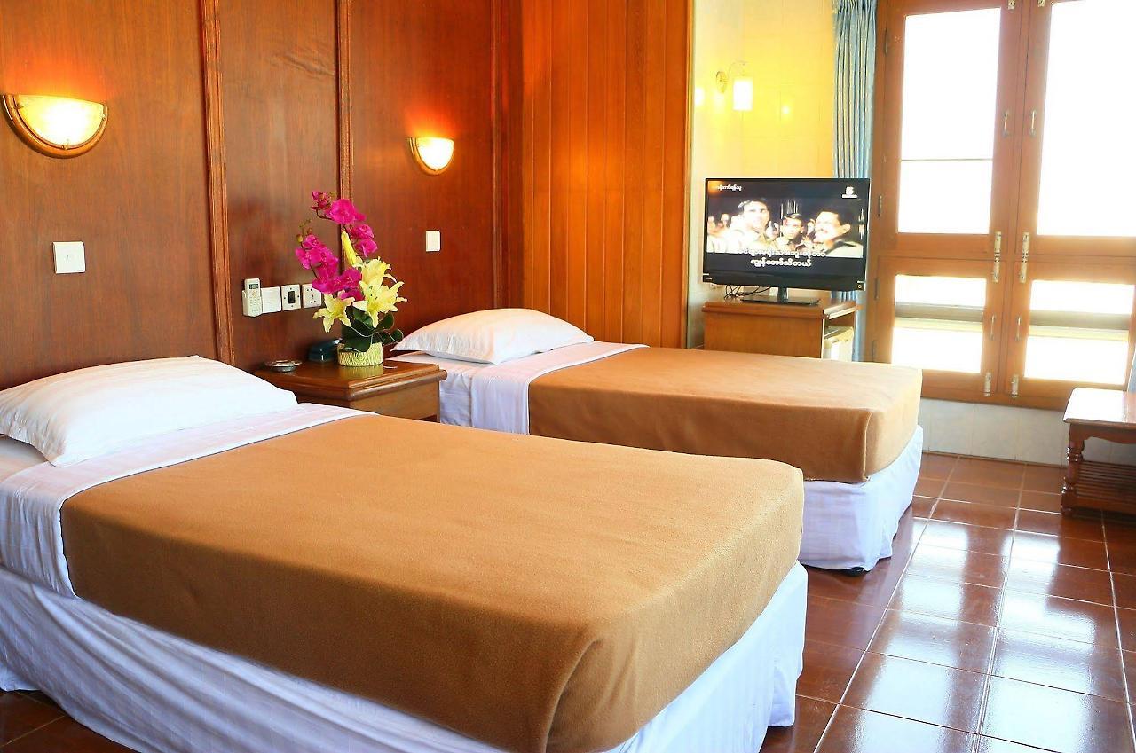 Royal City Hotel Mandalay Exteriör bild