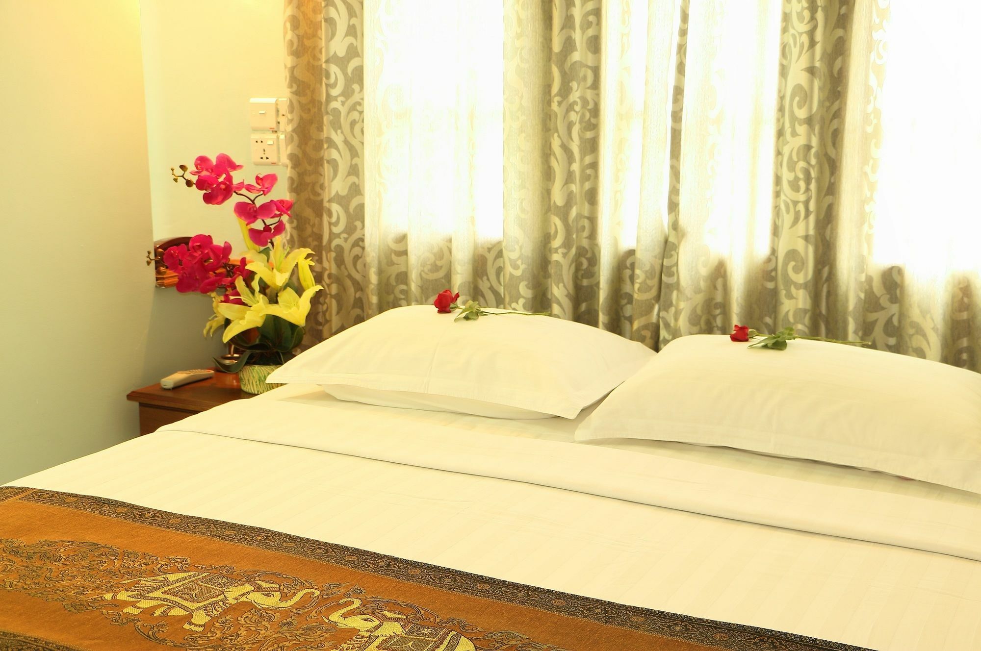 Royal City Hotel Mandalay Exteriör bild